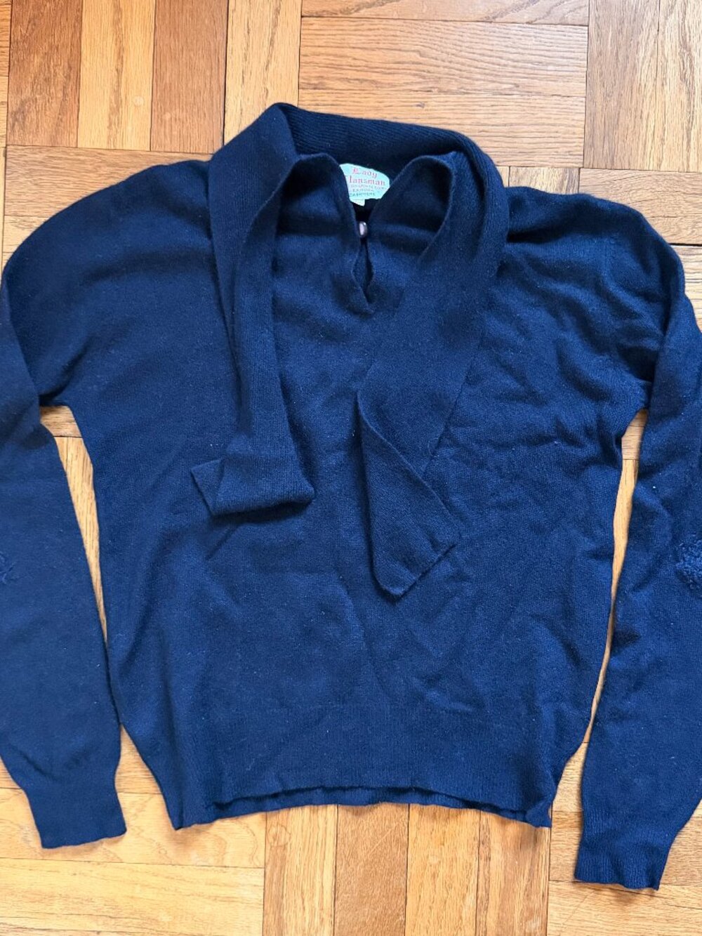 Vintage 100% Cashmere Pull Over Sweater 'Lady Clansman' sz 38/small
